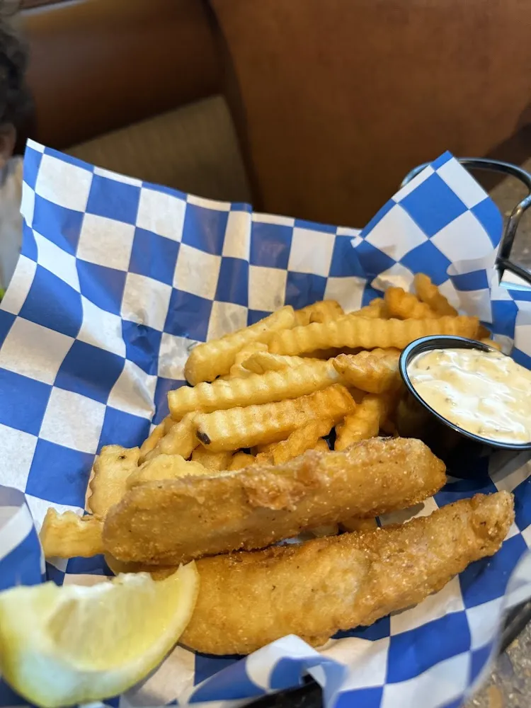 Fisherman's Basket with Side of Pan-Fried Oysters